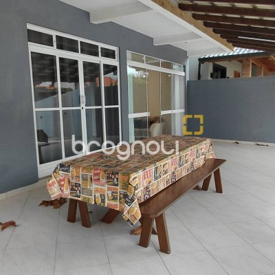Casa com 236m², 8 quartos, 4 garagens, no bairro Palmas em Governador Celso Ramos