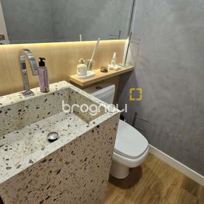 Cobertura com 166m², 3 quartos (sendo 1 suíte), 3 garagens, no bairro Campeche em Florianópolis