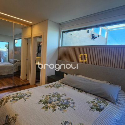 Cobertura com 166m², 3 quartos (sendo 1 suíte), 3 garagens, no bairro Campeche em Florianópolis