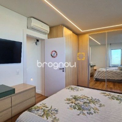Cobertura com 166m², 3 quartos (sendo 1 suíte), 3 garagens, no bairro Campeche em Florianópolis