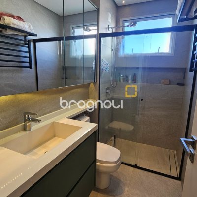 Cobertura com 166m², 3 quartos (sendo 1 suíte), 3 garagens, no bairro Campeche em Florianópolis