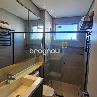 Cobertura com 166m², 3 quartos (sendo 1 suíte), 3 garagens, no bairro Campeche em Florianópolis