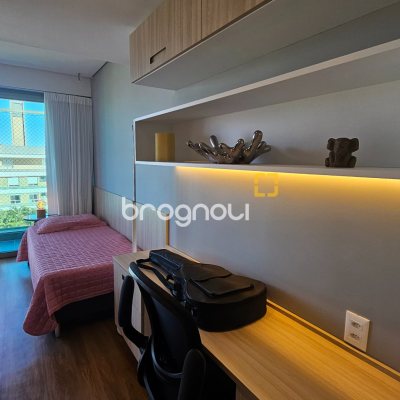 Cobertura com 166m², 3 quartos (sendo 1 suíte), 3 garagens, no bairro Campeche em Florianópolis