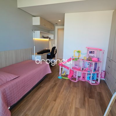 Cobertura com 166m², 3 quartos (sendo 1 suíte), 3 garagens, no bairro Campeche em Florianópolis