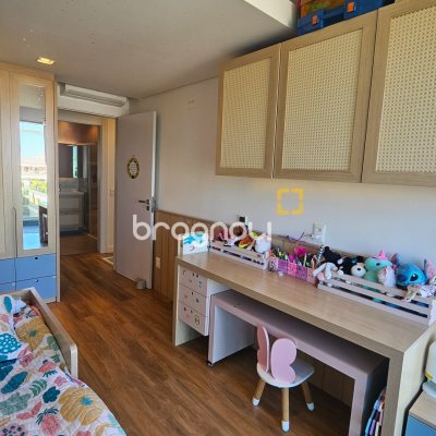 Cobertura com 166m², 3 quartos (sendo 1 suíte), 3 garagens, no bairro Campeche em Florianópolis