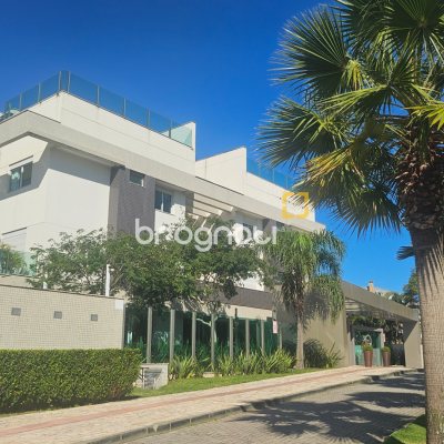 Cobertura com 166m², 3 quartos (sendo 1 suíte), 3 garagens, no bairro Campeche em Florianópolis