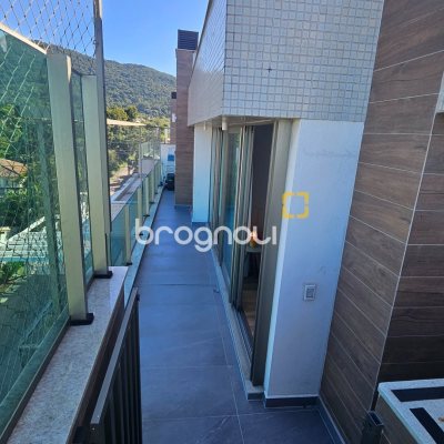 Cobertura com 166m², 3 quartos (sendo 1 suíte), 3 garagens, no bairro Campeche em Florianópolis