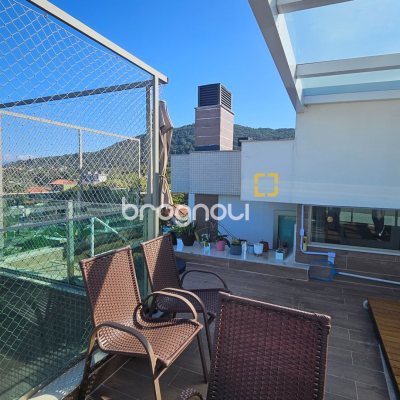 Cobertura com 166m², 3 quartos (sendo 1 suíte), 3 garagens, no bairro Campeche em Florianópolis