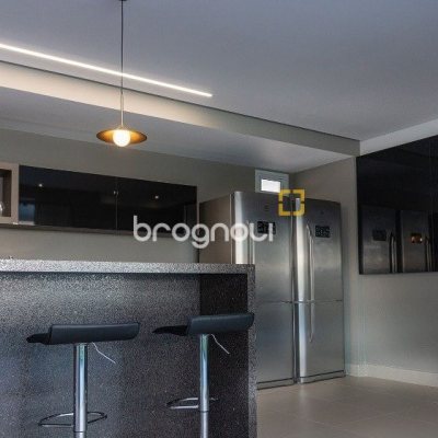 Cobertura com 166m², 3 quartos (sendo 1 suíte), 3 garagens, no bairro Campeche em Florianópolis