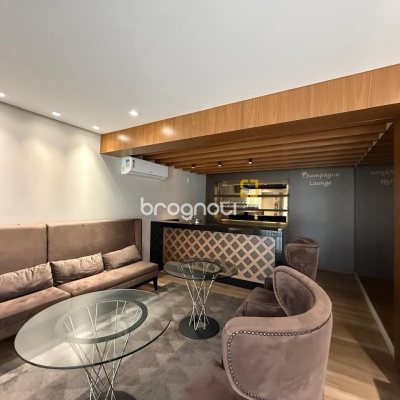 Cobertura com 166m², 3 quartos (sendo 1 suíte), 3 garagens, no bairro Campeche em Florianópolis