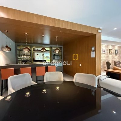 Cobertura com 166m², 3 quartos (sendo 1 suíte), 3 garagens, no bairro Campeche em Florianópolis