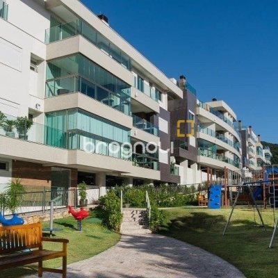 Cobertura com 166m², 3 quartos (sendo 1 suíte), 3 garagens, no bairro Campeche em Florianópolis