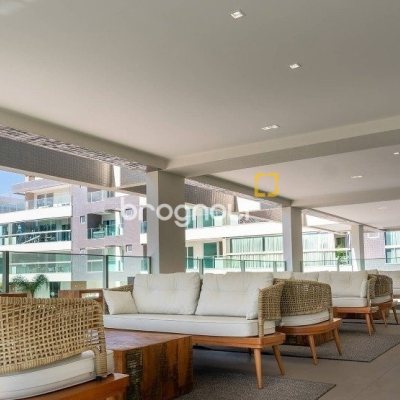 Cobertura com 166m², 3 quartos (sendo 1 suíte), 3 garagens, no bairro Campeche em Florianópolis