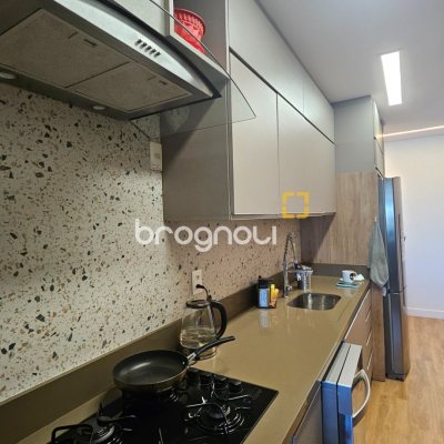 Cobertura com 166m², 3 quartos (sendo 1 suíte), 3 garagens, no bairro Campeche em Florianópolis