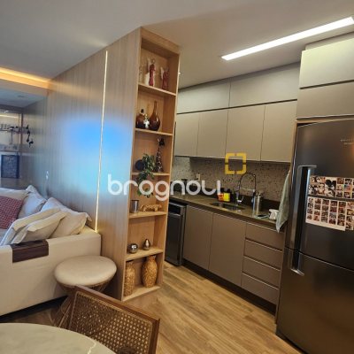Cobertura com 166m², 3 quartos (sendo 1 suíte), 3 garagens, no bairro Campeche em Florianópolis