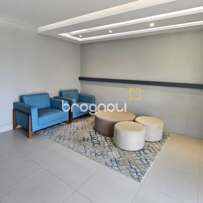 Cobertura com 166m², 3 quartos (sendo 1 suíte), 3 garagens, no bairro Campeche em Florianópolis