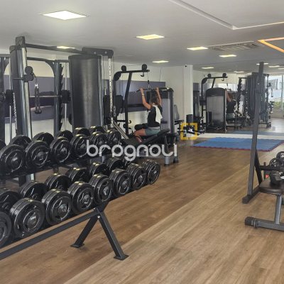 Cobertura com 166m², 3 quartos (sendo 1 suíte), 3 garagens, no bairro Campeche em Florianópolis