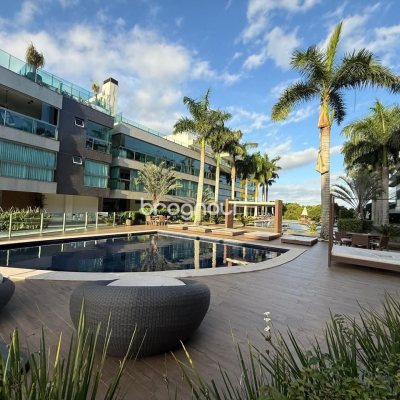Cobertura com 166m², 3 quartos (sendo 1 suíte), 3 garagens, no bairro Campeche em Florianópolis