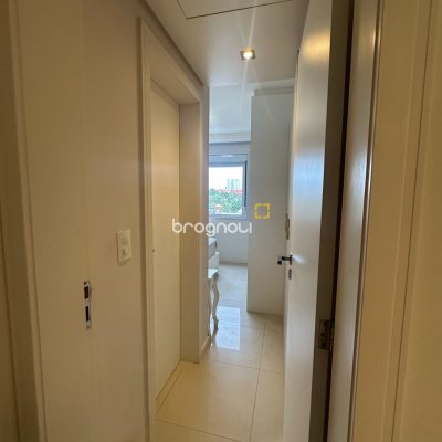 Apartamento com 66m², 2 quartos (sendo 1 suíte), 2 garagens, no bairro Estreito em Florianópolis