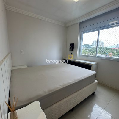 Apartamento com 66m², 2 quartos (sendo 1 suíte), 2 garagens, no bairro Estreito em Florianópolis