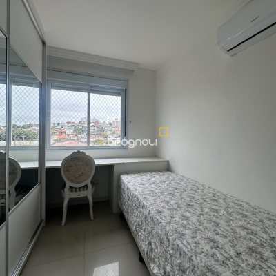 Apartamento com 66m², 2 quartos (sendo 1 suíte), 2 garagens, no bairro Estreito em Florianópolis