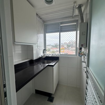 Apartamento com 66m², 2 quartos (sendo 1 suíte), 2 garagens, no bairro Estreito em Florianópolis