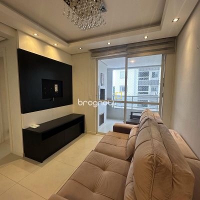 Apartamento com 66m², 2 quartos (sendo 1 suíte), 2 garagens, no bairro Estreito em Florianópolis