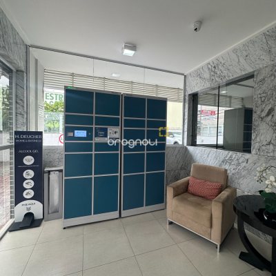 Apartamento com 66m², 2 quartos (sendo 1 suíte), 2 garagens, no bairro Estreito em Florianópolis