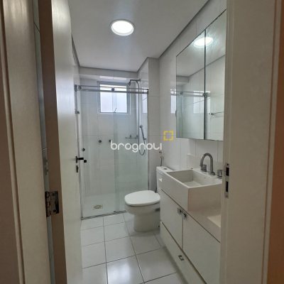 Apartamento com 66m², 2 quartos (sendo 1 suíte), 2 garagens, no bairro Estreito em Florianópolis