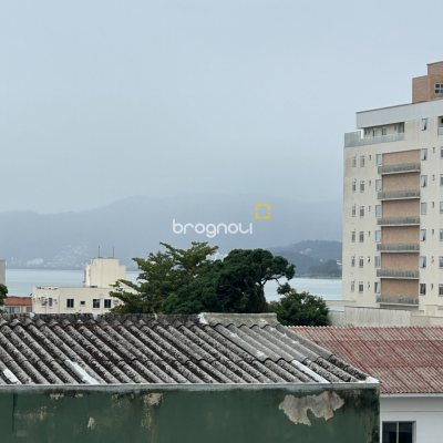 Apartamento com 66m², 2 quartos (sendo 1 suíte), 2 garagens, no bairro Estreito em Florianópolis