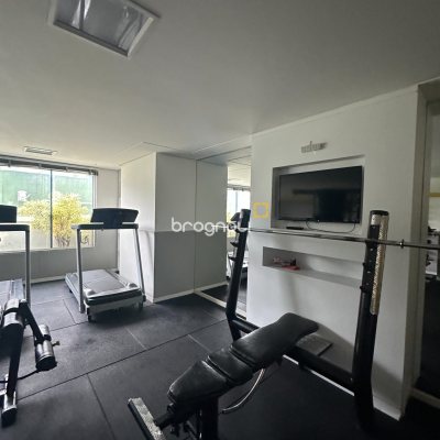 Apartamento com 66m², 2 quartos (sendo 1 suíte), 2 garagens, no bairro Estreito em Florianópolis