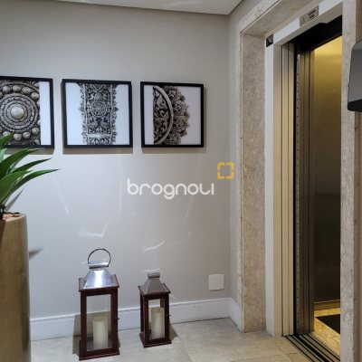 Apartamento com 315m², 3 quartos (sendo 1 suíte), 2 garagens, no bairro Centro em Florianópolis