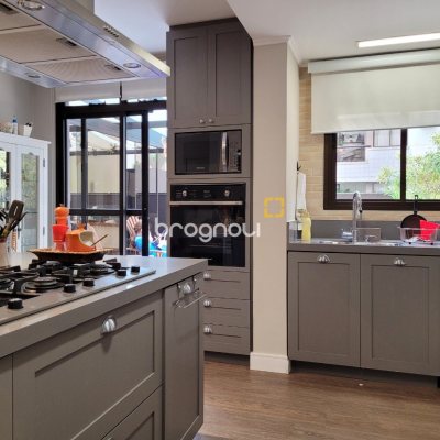 Apartamento com 315m², 3 quartos (sendo 1 suíte), 2 garagens, no bairro Centro em Florianópolis