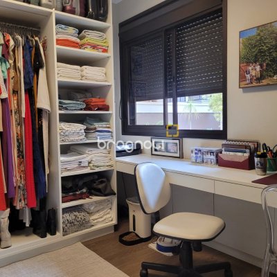 Apartamento com 315m², 3 quartos (sendo 1 suíte), 2 garagens, no bairro Centro em Florianópolis