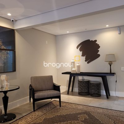 Apartamento com 315m², 3 quartos (sendo 1 suíte), 2 garagens, no bairro Centro em Florianópolis