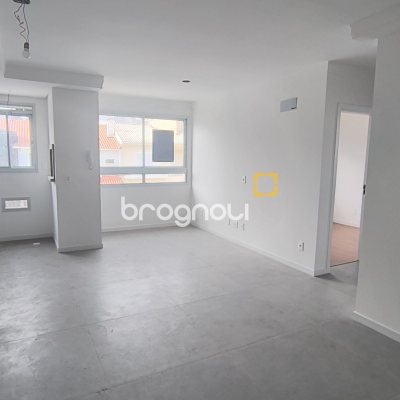 Apartamento com 79m², 2 quartos (sendo 1 suíte), 1 garagem, no bairro Coqueiros em Florianópolis