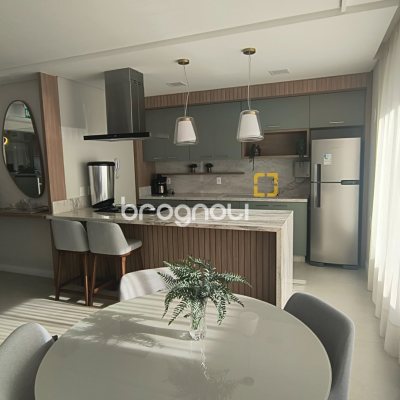 Apartamento com 79m², 2 quartos (sendo 1 suíte), 1 garagem, no bairro Coqueiros em Florianópolis