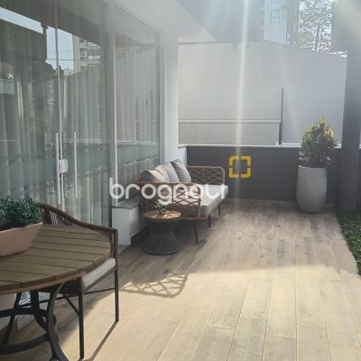 Apartamento com 79m², 2 quartos (sendo 1 suíte), 1 garagem, no bairro Coqueiros em Florianópolis