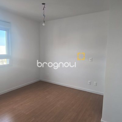 Apartamento com 79m², 2 quartos (sendo 1 suíte), 1 garagem, no bairro Coqueiros em Florianópolis