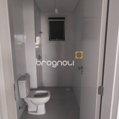 Apartamento com 79m², 2 quartos (sendo 1 suíte), 1 garagem, no bairro Coqueiros em Florianópolis