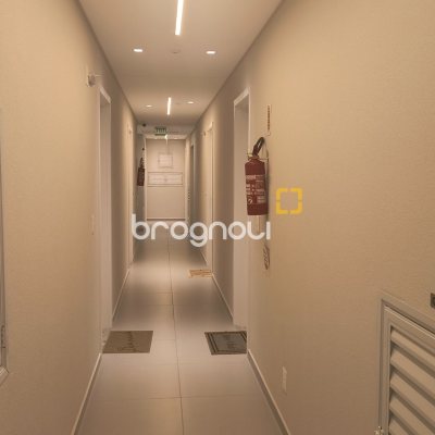 Apartamento com 79m², 2 quartos (sendo 1 suíte), 1 garagem, no bairro Coqueiros em Florianópolis