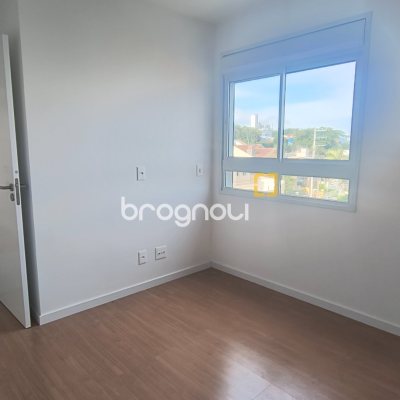 Apartamento com 79m², 2 quartos (sendo 1 suíte), 1 garagem, no bairro Coqueiros em Florianópolis