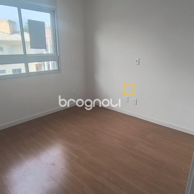 Apartamento com 79m², 2 quartos (sendo 1 suíte), 1 garagem, no bairro Coqueiros em Florianópolis