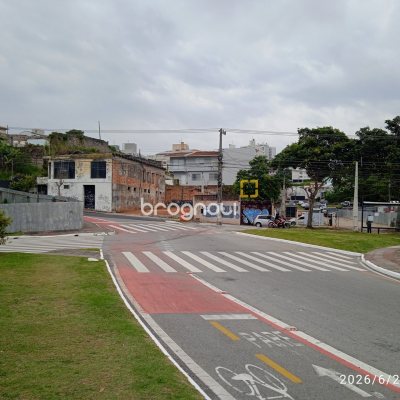 Terreno com 190m², no bairro Estreito em Florianópolis