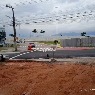 Terreno com 190m², no bairro Estreito em Florianópolis
