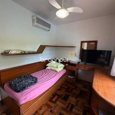 Casa com 174m², 6 quartos (sendo 2 suítes), 2 garagens, no bairro Pantanal em Florianópolis