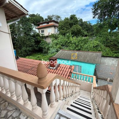 Casa com 174m², 6 quartos (sendo 2 suítes), 2 garagens, no bairro Pantanal em Florianópolis