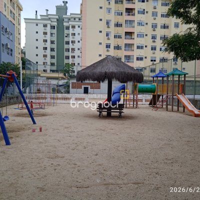 Apartamento com 44m², 2 quartos, 1 garagem, no bairro Coqueiros em Florianópolis