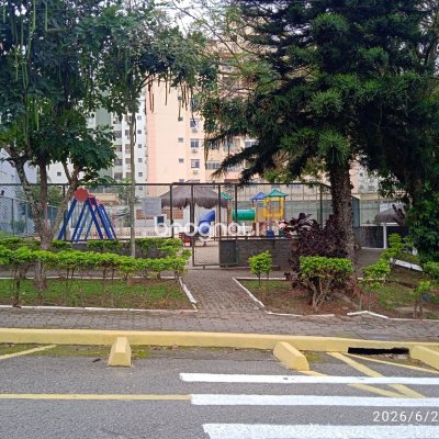 Apartamento com 44m², 2 quartos, 1 garagem, no bairro Coqueiros em Florianópolis