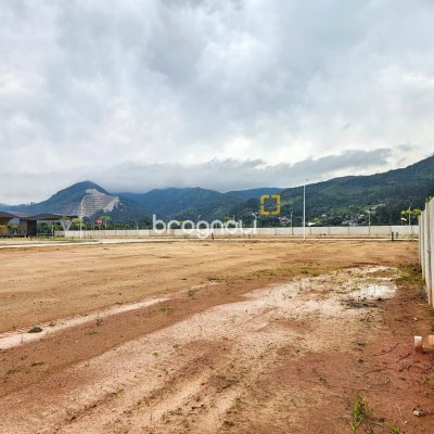 Terreno com 360m², no bairro Beira Rio em Biguaçu